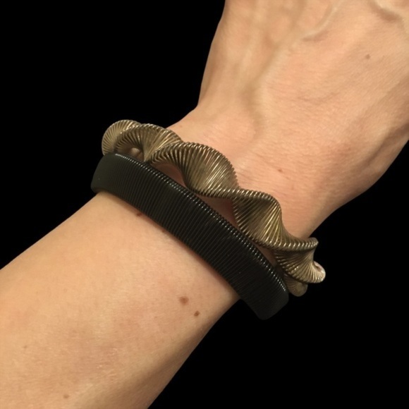 Jewelry - Vintage Slinky Like Metal Coil Stretchy Bracelets - Picture 1 of 8